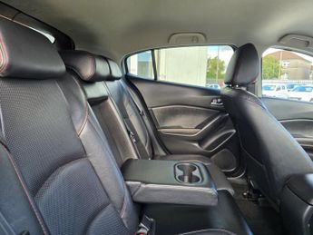 MAZDA MAZDA3 2.2 SKYACTIV-D Sport Nav