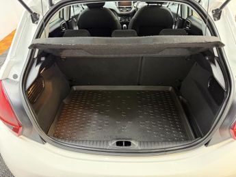 PEUGEOT 208 1.6 BlueHDi Allure