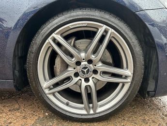 MERCEDES-BENZ E CLASS 2.0 E220d AMG Line