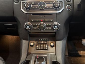 LAND ROVER DISCOVERY 4 3.0 SD V6 SE Tech