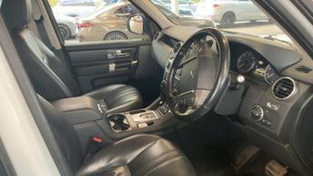 LAND ROVER DISCOVERY 4 3.0 SD V6 SE Tech