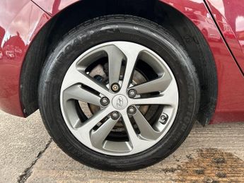 HYUNDAI I30 1.6 I30 5DR SE 1.6 CRDI 110PS DCT BD