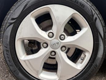 KIA CARENS 1.7 CRDi 2