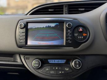 TOYOTA YARIS 1.5 VVT-h Icon E-CVT Euro 6 (s/s) 5dr