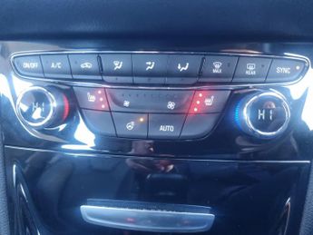 VAUXHALL ASTRA 1.6 CDTi BlueInjection Elite Nav