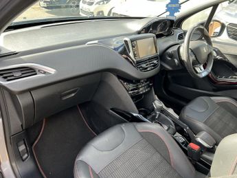 PEUGEOT 2008 1.2 PureTech GT Line