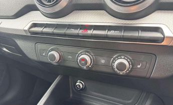 AUDI Q2 1.5 TFSI CoD 35 Black Edition