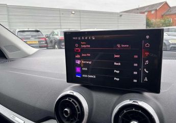 AUDI Q2 1.5 TFSI CoD 35 Black Edition