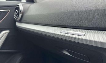 AUDI Q2 1.5 TFSI CoD 35 Black Edition