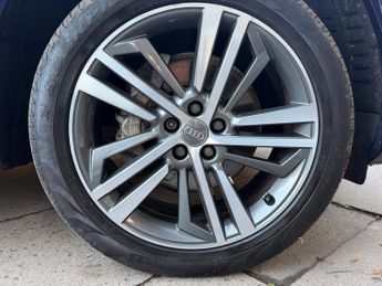 AUDI Q5 2.0 TDI S line
