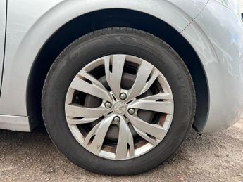 PEUGEOT 208 1.2 VTi Access+ Euro 5 5dr