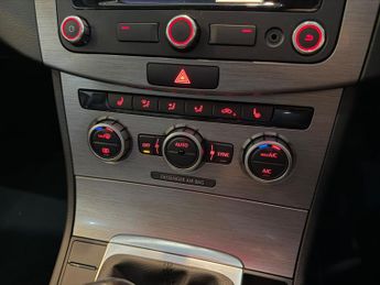 VOLKSWAGEN UP! 1.0 High up!