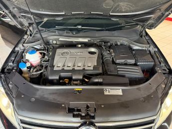 VOLKSWAGEN UP! 1.0 High up!