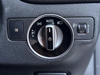 MERCEDES-BENZ GLA 2.1 GLA220d AMG Line