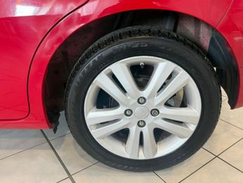 HONDA JAZZ 1.4 i-VTEC ES Plus T