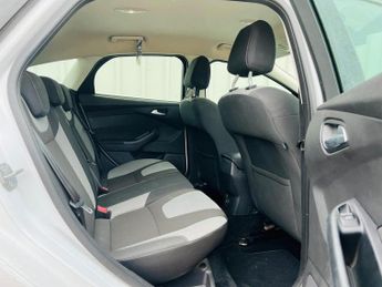 FORD FOCUS 1.6 Zetec Euro 5 5dr