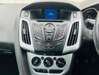 FORD FOCUS 1.6 Zetec Euro 5 5dr