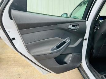 FORD FOCUS 1.6 Zetec Euro 5 5dr