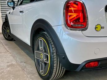MINI ELECTRIC HATCH Cooper SE 32.6kWh Level 2 Auto 3dr