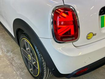 MINI ELECTRIC HATCH Cooper SE 32.6kWh Level 2 Auto 3dr
