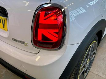 MINI ELECTRIC HATCH Cooper SE 32.6kWh Level 2 Auto 3dr
