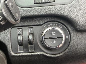 VAUXHALL INSIGNIA 2.0 CDTi ecoFLEX SRi Nav Euro 5 (s/s) 5dr