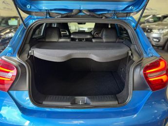 MERCEDES-BENZ A CLASS 2.1 A200d AMG Line