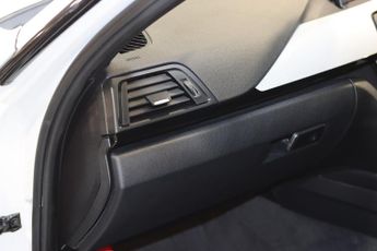 BMW 3 SERIES 320i M Sport Saloon 4dr Petrol Auto