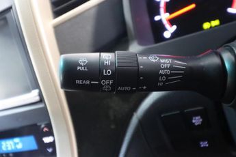 TOYOTA ALPHARD 2.4L Petrol Automatic (s/s) 7Str