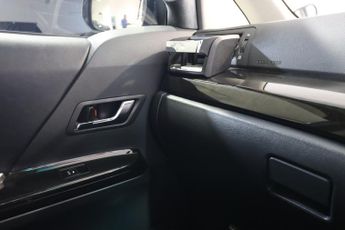 TOYOTA ALPHARD 2.4L Petrol Automatic (s/s) 7Str