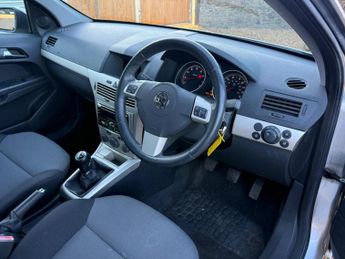 VAUXHALL ASTRA 1.6i 16v Breeze 5dr