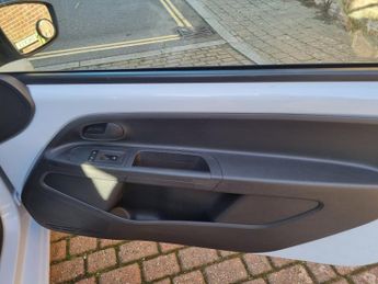 VOLKSWAGEN UP! 1.0 Take up!