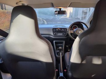 VOLKSWAGEN UP! 1.0 Take up!