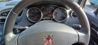 PEUGEOT 5008 1.6 HDi SR