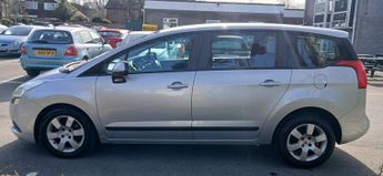 PEUGEOT 5008 1.6 HDi SR
