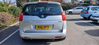 PEUGEOT 5008 1.6 HDi SR