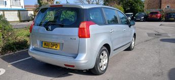 PEUGEOT 5008 1.6 HDi SR