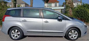PEUGEOT 5008 1.6 HDi SR