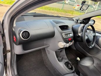 TOYOTA AYGO 1.0 VVT-i Ice Euro 5 5dr
