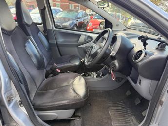 TOYOTA AYGO 1.0 VVT-i Ice Euro 5 5dr