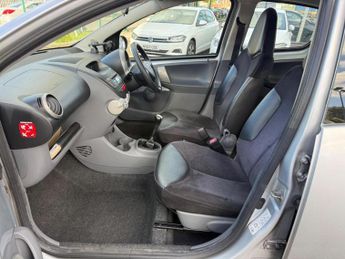 TOYOTA AYGO 1.0 VVT-i Ice Euro 5 5dr