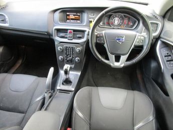 VOLVO V40 2.0 SE D2 - 20 Tax - New Brakes - Heated seats