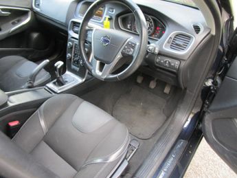 VOLVO V40 2.0 SE D2 - 20 Tax - New Brakes - Heated seats