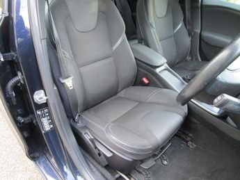 VOLVO V40 2.0 SE D2 - 20 Tax - New Brakes - Heated seats