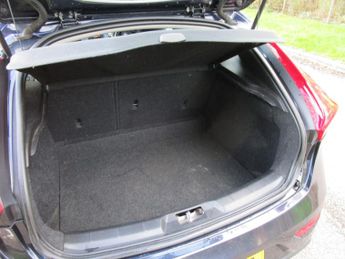 VOLVO V40 2.0 SE D2 - 20 Tax - New Brakes - Heated seats