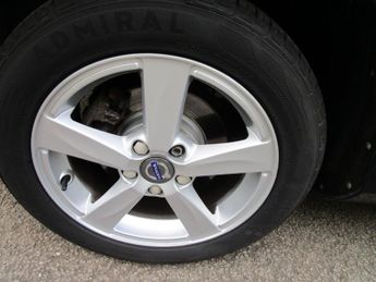 VOLVO V40 2.0 SE D2 - 20 Tax - New Brakes - Heated seats
