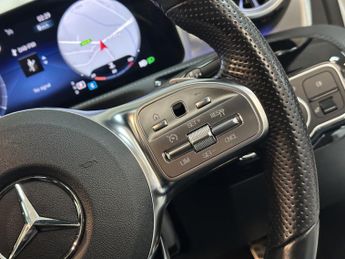MERCEDES-BENZ CLA 2.0 CLA220d AMG Line