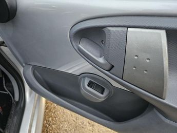 PEUGEOT 107 1.0 12V Urban