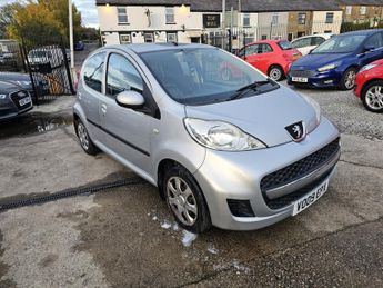 PEUGEOT 107 1.0 12V Urban
