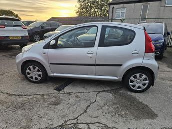 PEUGEOT 107 1.0 12V Urban